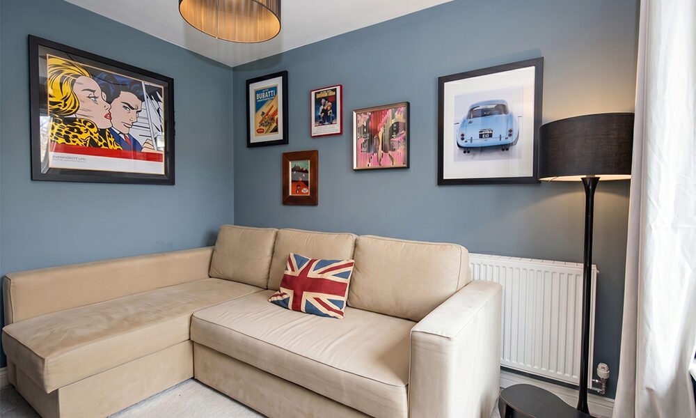 snug 4 bed house for sale hurst green