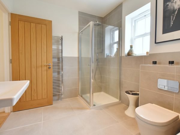 4 bed detached house for sale hurst green master bathroom