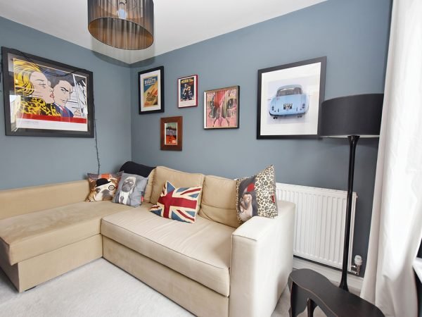 4 bed house for sale hurst green snug